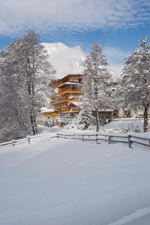 לאנדק Huber Hotel Tramserhof מראה חיצוני תמונה